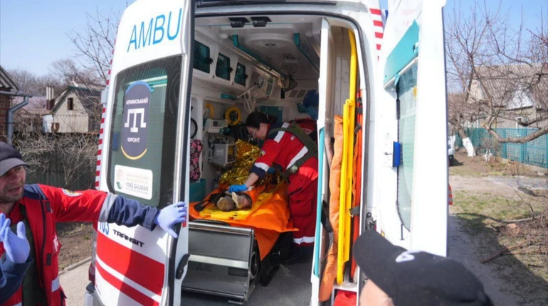 Росіяни з дронів вдарили по авто в Херсоні: 4 поранених, 2 з них важкі