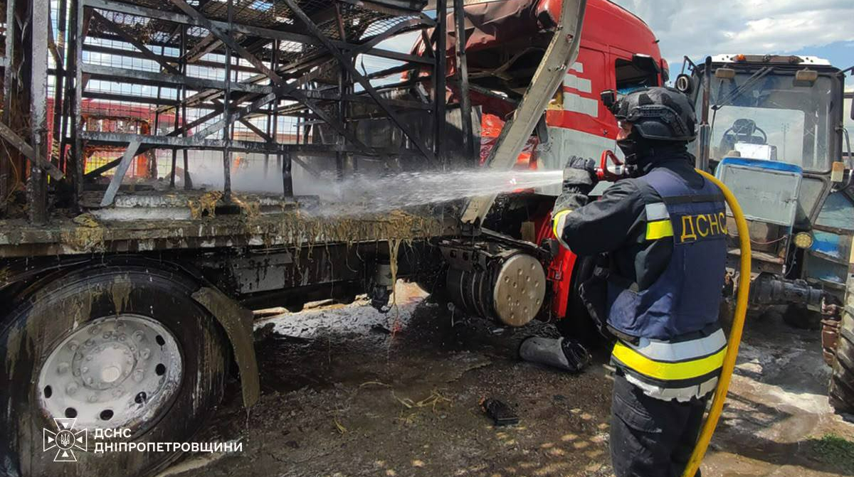 Внаслідок російських атак по Дніпропетровщині семеро людей поранені, серед них правоохоронці