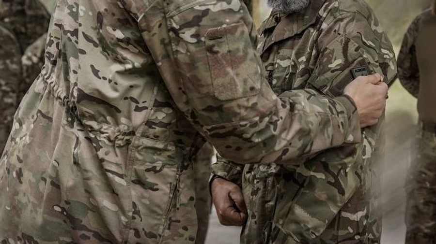 В Азові розповіли, чому навряд чи візьмуть на службу білорусів і росіян