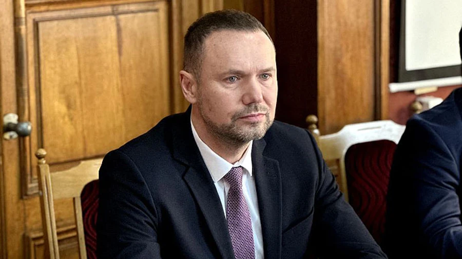 Рада звільнила трьох міністрів