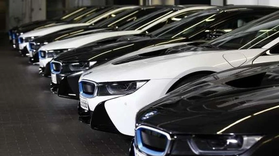 У Москві арештували більше 100 багатих і успішних, які зібралися на автопробіг