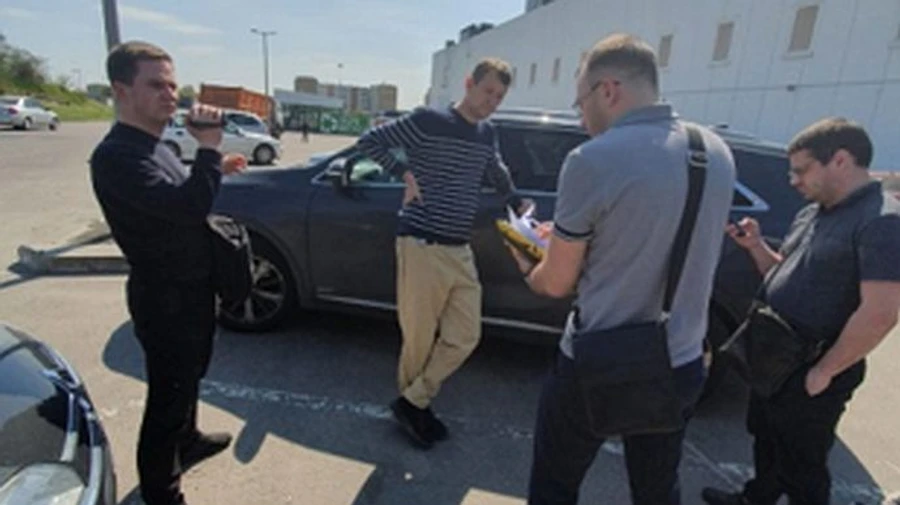 Експосадовця Львівської ОДА і журналіста затримали за розкрадання гуманітарки - ЗМІ