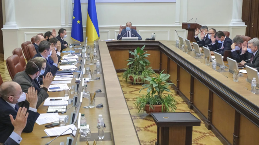 Кабмін збереться терміново: вирішуватимуть, як зупинити авіасполучення з Білоруссю