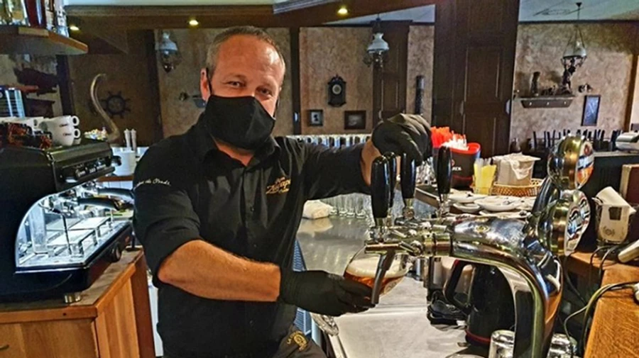 У Чехії після локдауну відкриються магазини, ресторани й сфера послуг 