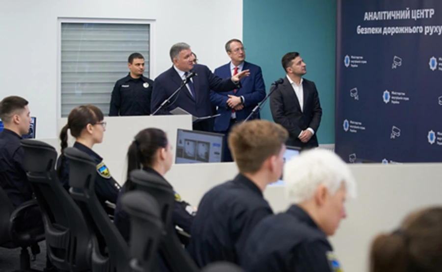 Зеленский вместе с Аваковым запустили систему видеофиксации нарушений на дороге