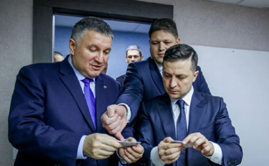 Відтепер електронний підпис можна записати на ID-паспорт