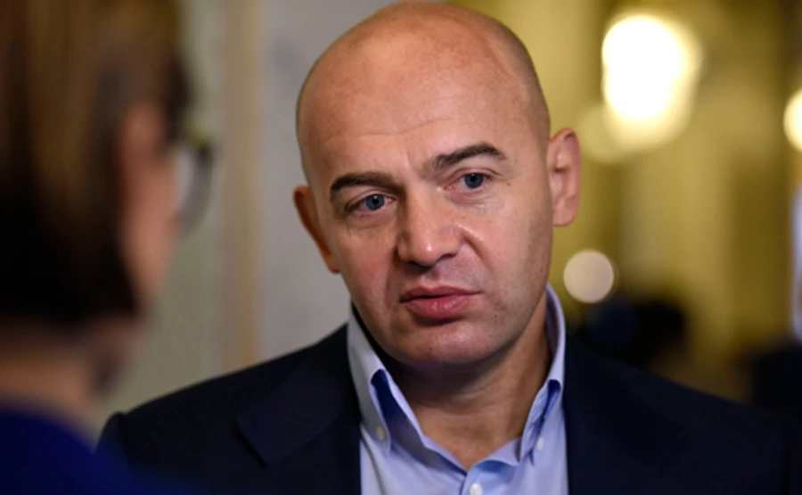 Друг Порошенка приймає у своєму офісі власників енергобізнесу – Схеми