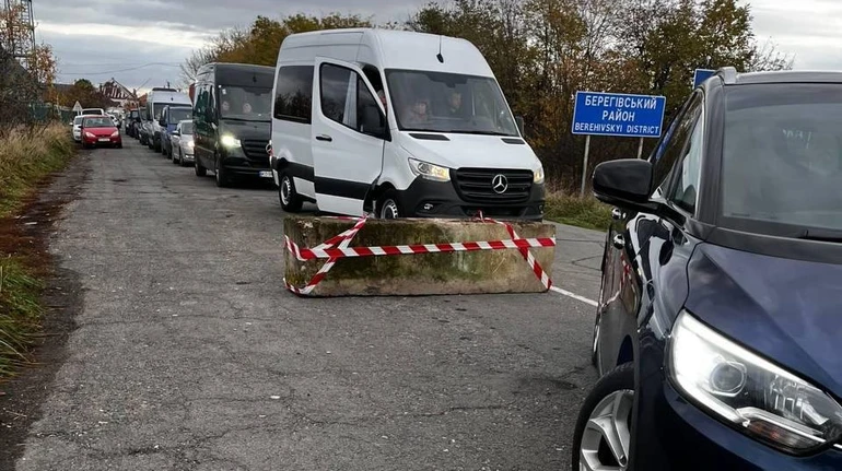 Після прориву кордону на Закарпатті у пунктах пропуску встановили бетонні загородження