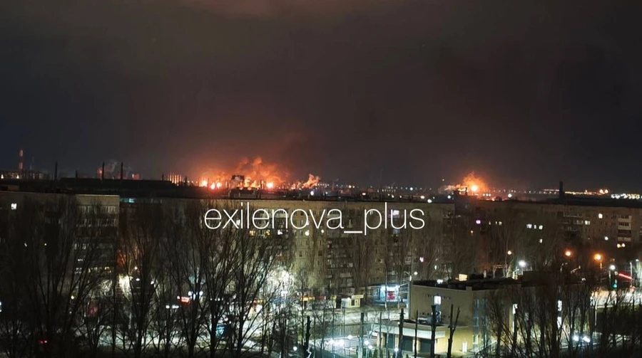 В РФ Тольятти атаковали дроны, паблики сообщили о пожарах на двух химзаводах