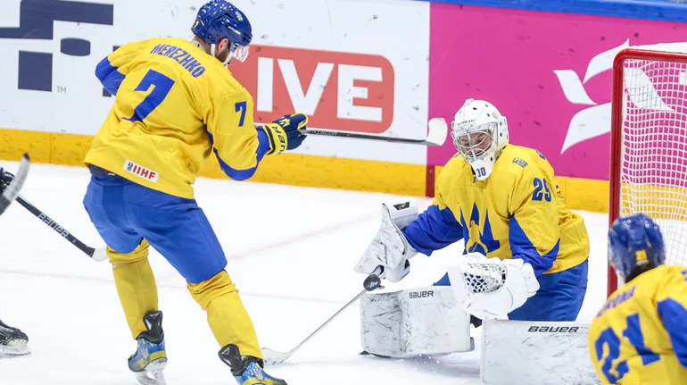 Україна поступилася по булітах Казахстану на чемпіонаті світу з хокею, але зберегла шанс на вихід в еліту