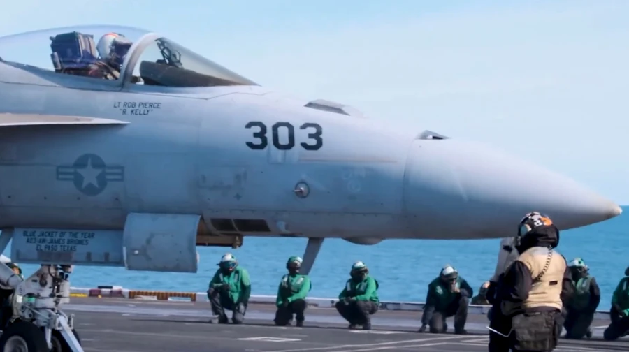 США перебросили авианосную ударную группу в Карибский регион