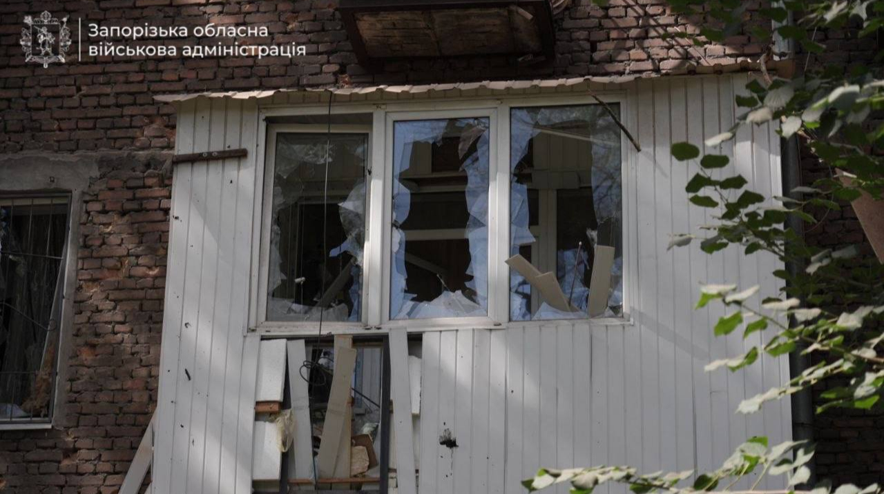 Окупанти вдарили по Запоріжжю: 5 постраждалих, пошкоджено багатоповерхівки і дитсадок