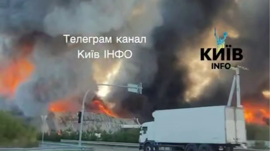 На Киевщине из-за вражеских БпЛА горят склады, повреждены здания предприятия