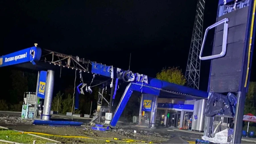 Ataque russo em posto de gasolina no Oblast de Khmelnytskyi fere um