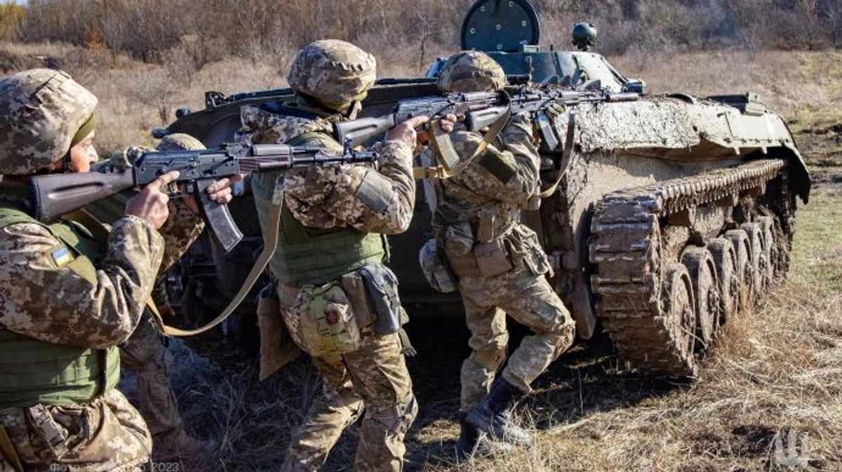 Russians consolidate reserves and attack on Bakhmut front for two weeks ...