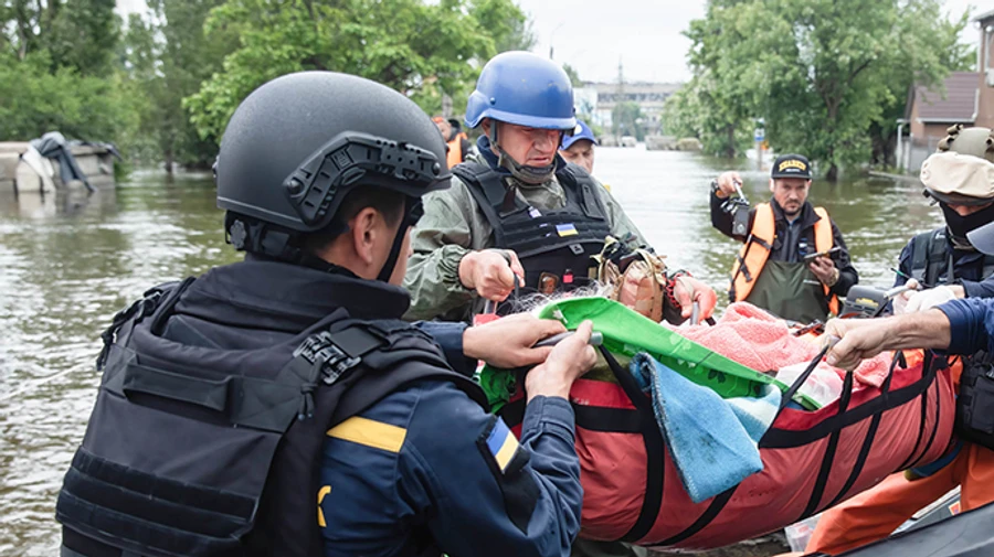 Россияне держат под огнем 9 областей, на Херсонщине целят по спасателям - ОВА