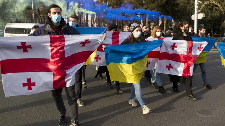 Допомога ворогу: які наслідки матиме найгостріший конфлікт між Києвом та Тбілісі