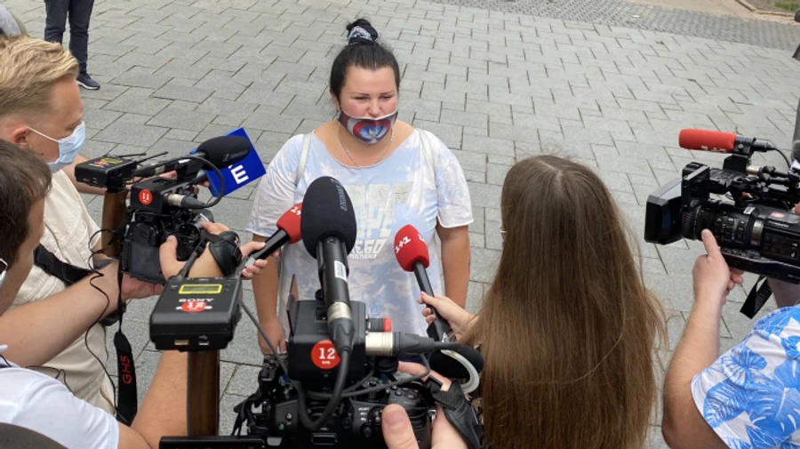 Оля Полякова та alyona alyona прийшли мітингувати під Кабмін