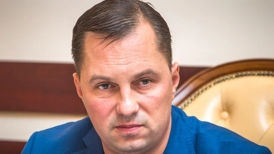 Зникнення контейнерів із сигаретами: завершено розслідування щодо експоліцейських