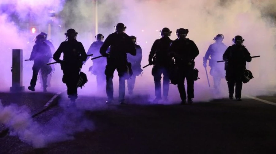 Протесты из-за убийства Флойда: в Портленде ввели чрезвычайное положение