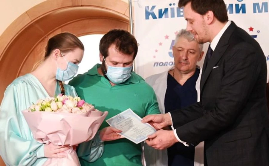 Є-малятко в Киеве: в 14 роддомах можно оформить документы одним махом