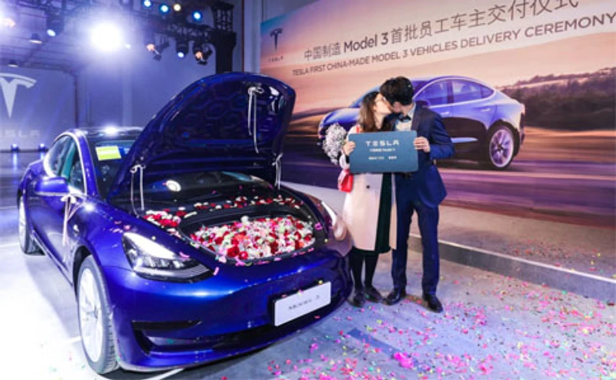 Компания Маска начинает продажу китайских электрокаров Tesla