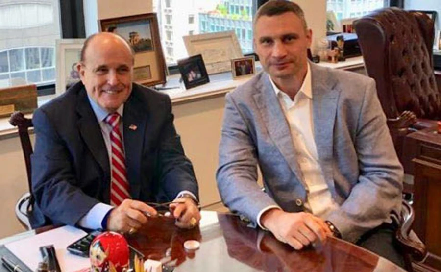 Кличко в США встретился с адвокатом Трампа Джулиани