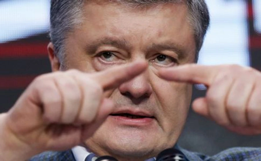 Порошенко сделал предложение Зеленскому по дебатам: 14.04, 14:14