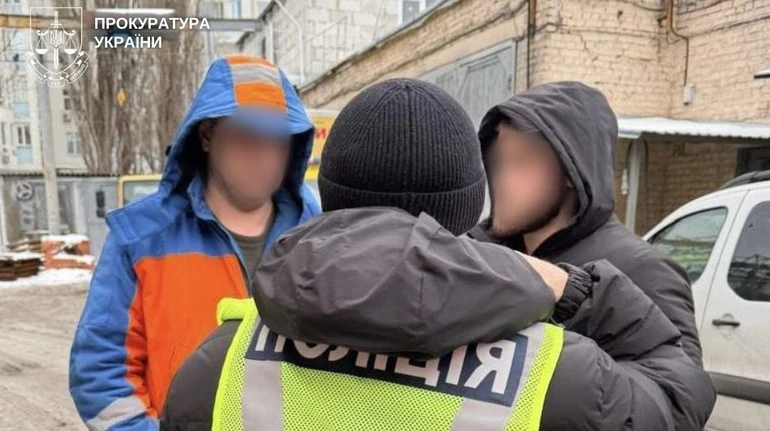 Падіння дівчини в яму з окропом: посадовцю Київтеплокомуненерго оголосили підозру