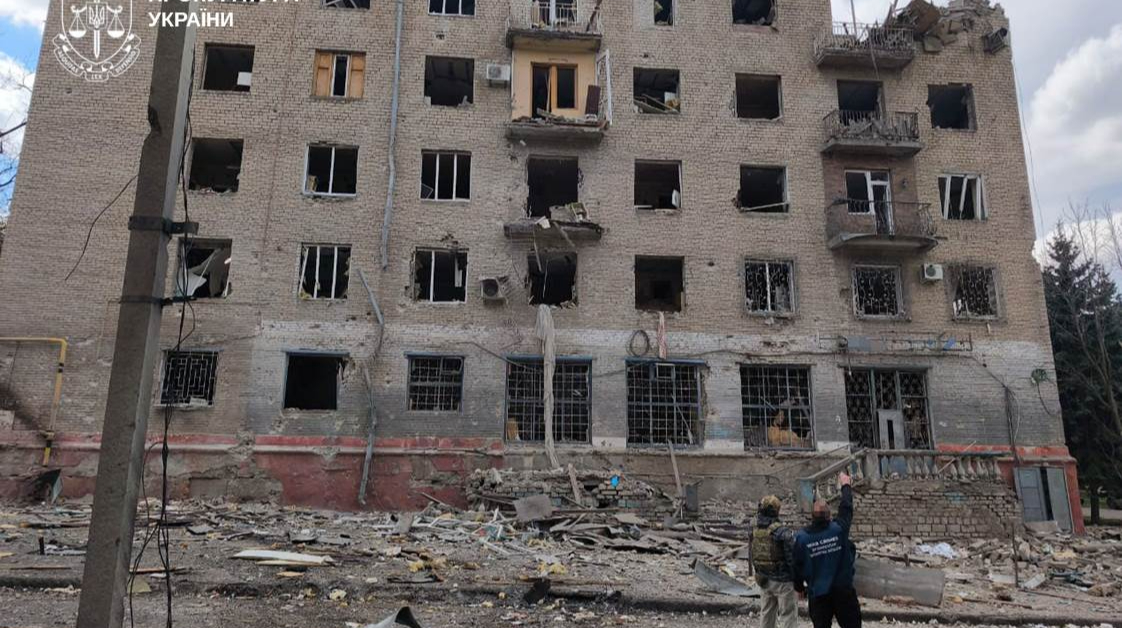 Three killed and nearly 30 injured in Russian strikes on Donetsk and Kherson oblasts