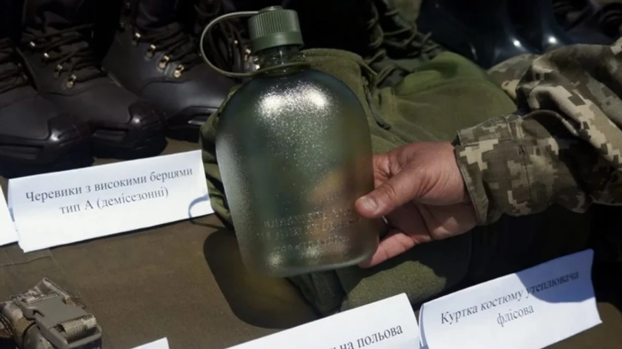 Минобороны закупило для ВСУ пластиковых фляг втрое дороже рыночных цен – СМИ