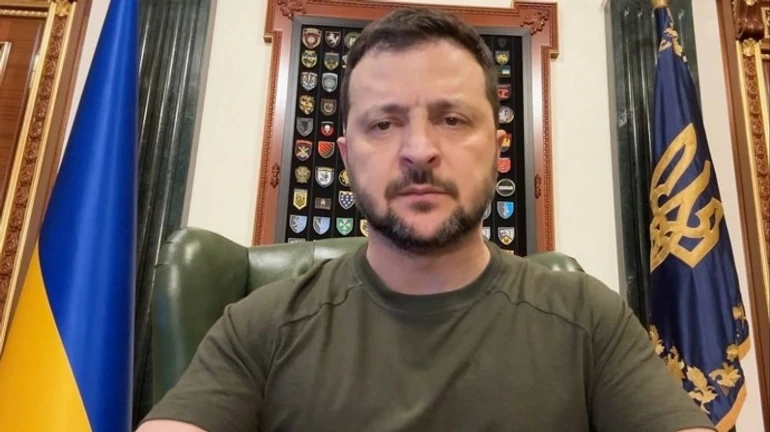 Зеленский: Мировое большинство должно принудить РФ к миру, этот путь может начаться в июне