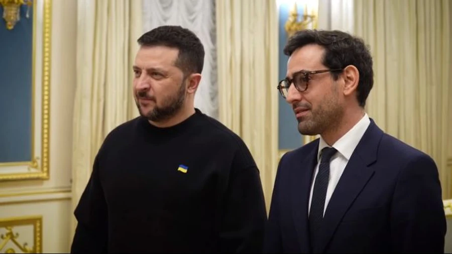 Зеленський обговорив із главою МЗС Франції спільне виробництво дронів і артилерії