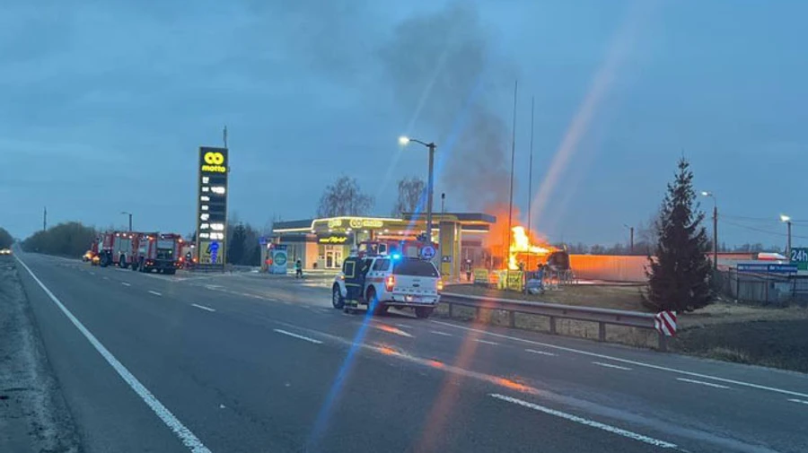 На заправці під Києвом палала цистерна з бензином