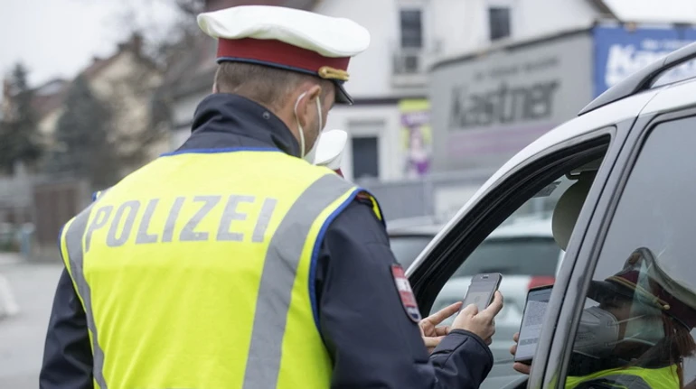 В ЕС со своим транспортом: нужно ли и как поменять украинские водительские права