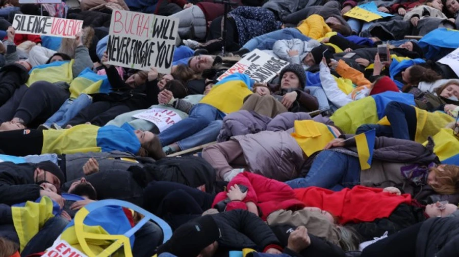 Звірства росіян у Бучі: у європейських столицях пройшли акції на згадку про закатованих