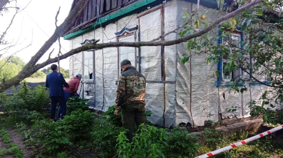 С улицы в окно: неизвестный расстрелял супружескую пару на Житомирщине