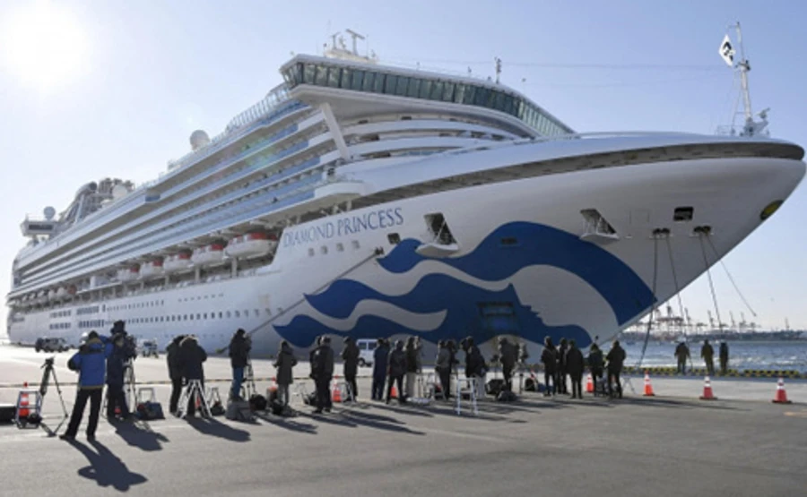 Канада евакуює своїх громадян з Diamond Princess