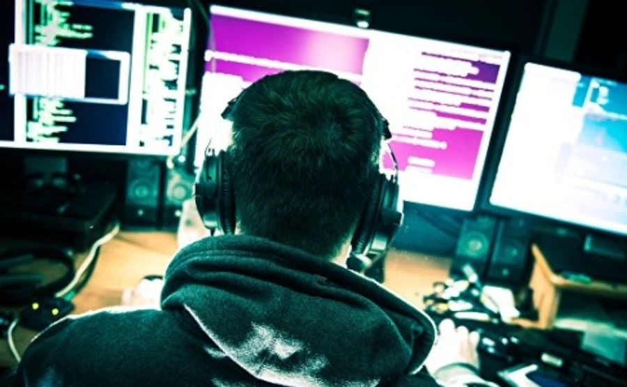 ФСБ намагалася зламати систему візового центру Великої Британії - Bellingcat