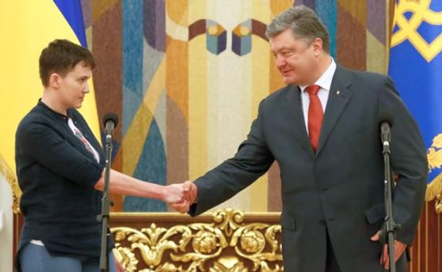 Порошенко повідомив деталі переговорів зі звільнення Савченко