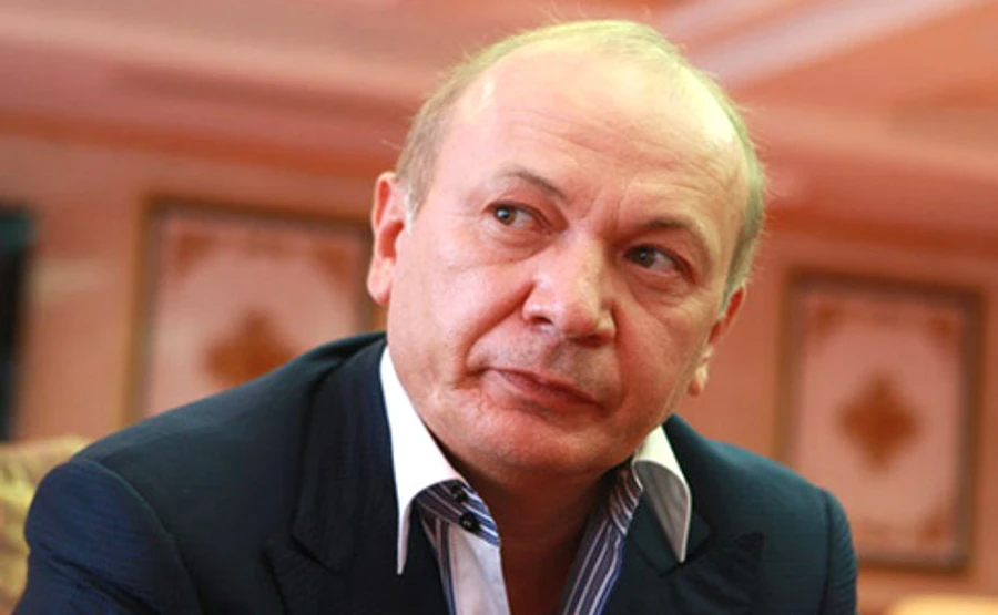 Маєток Юри Єнакієвського оформили на черговий офшор