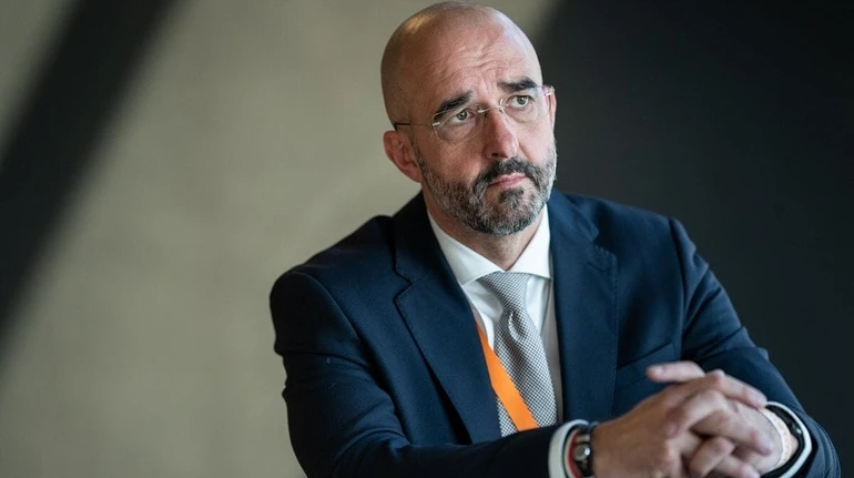 Угорщина заявила, що вишле викрадених українських інкасаторів