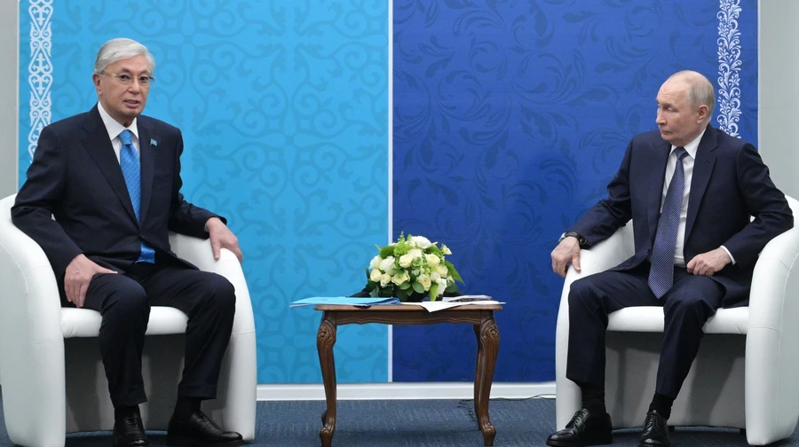 Токаєв сказав Путіну, що вже варто заморозити російську війну проти України