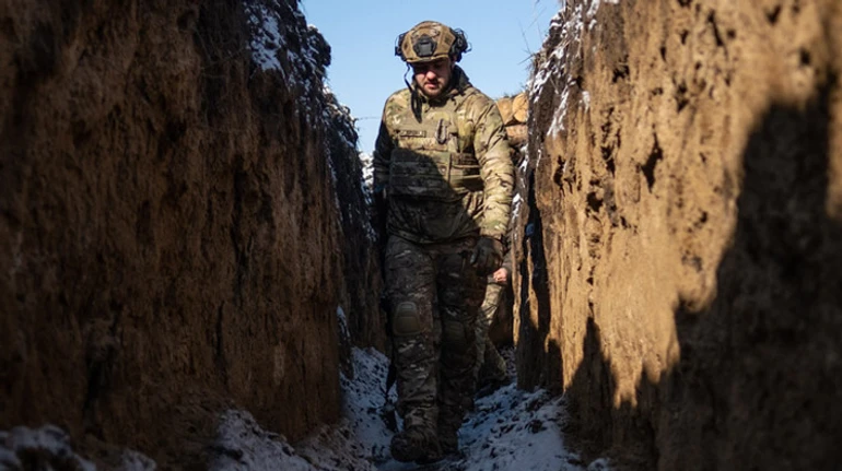 Чиновники пообіцяли солдатам на фронті по 70 тисяч, але грошей на це ще нема. Що робити?