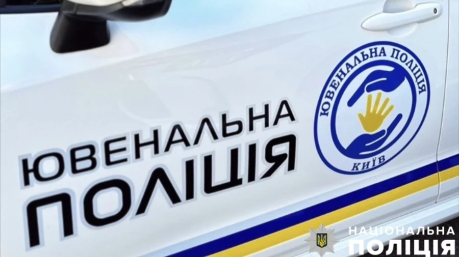 14-річна дівчинка випала з вікна школи у Києві