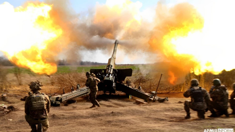 Artilleryman's sweat protects infantryman's blood: Ukraine's Armed Forces post video of Giatsint system in firing position