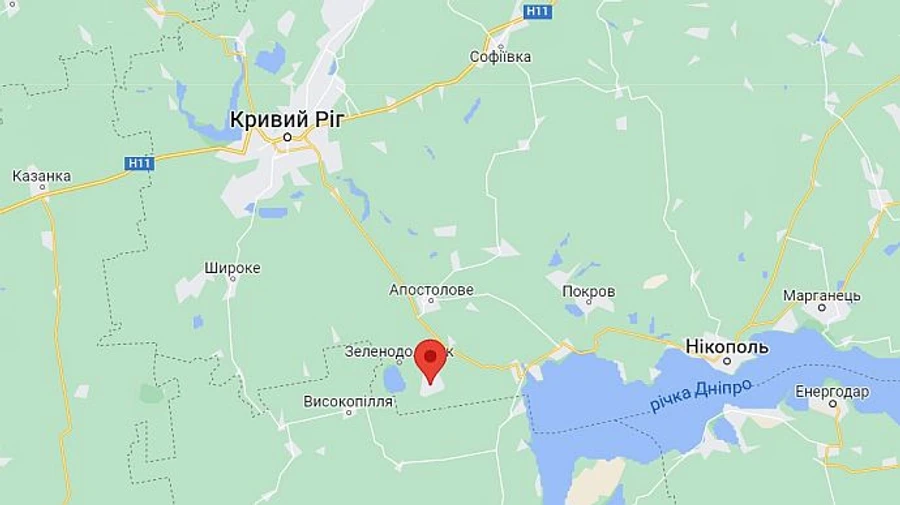 Россияне дважды за вечер обстреляли село на Днепропетровщине, есть разрушения