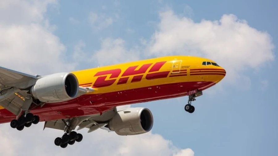 У самолета DHL после вылета из Лейпцига в воздухе открылся грузовой люк