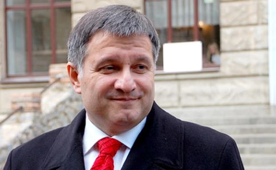 Аваков о местонахождении Онищенко: А я ему мама или папа?