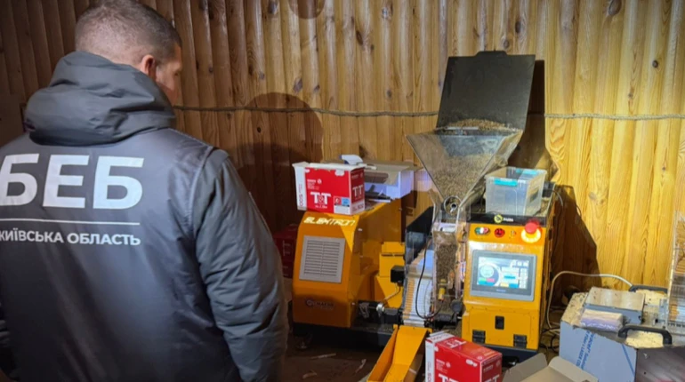 На Киевщине ликвидировали незаконное производство сигарет: каковы масштабы